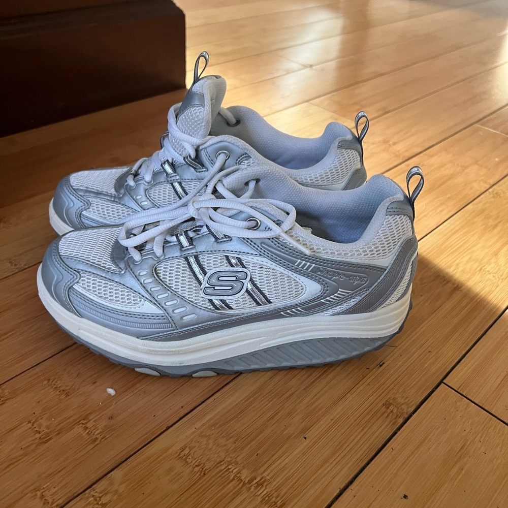 Skechers Shape Ups LIKE NEW